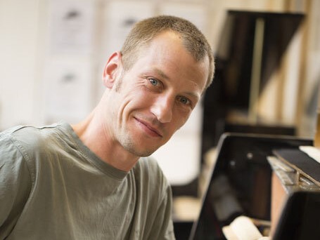 Klavierbauer Christian Gutsch bei Piano Rosenkranz